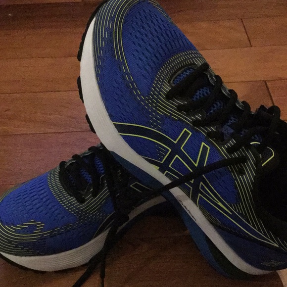 Brand new ASICS shoes - Picture 1 of 4